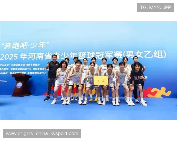 女篮队员绝杀后更衣室的泪光让人动容