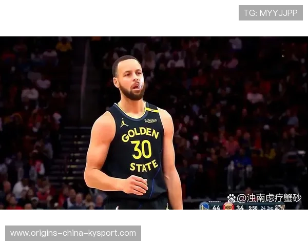 库里晃开对手飘逸三分命中,勇士再起高潮