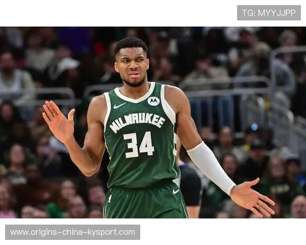 字母哥冲击禁区，空间被强行打开